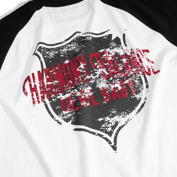 THBB BOXY RAGLAN HARMONY - BADGE - WHITE + BLACK