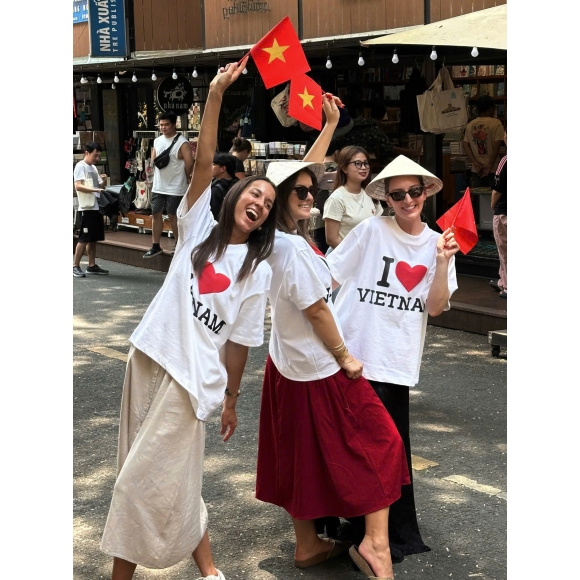 THBB I LOVE VIETNAM + TẶNG KÈM CỜ - WHITE