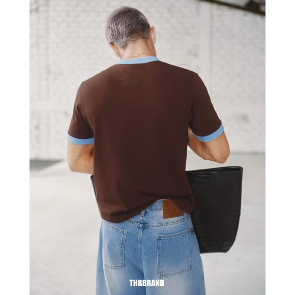 THBB 25’ FIT BODY TSHIRT - CHOCOLATExBABYBLUE