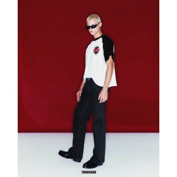 THBB BOXY RAGLAN HARMONY - BADGE - WHITE + BLACK